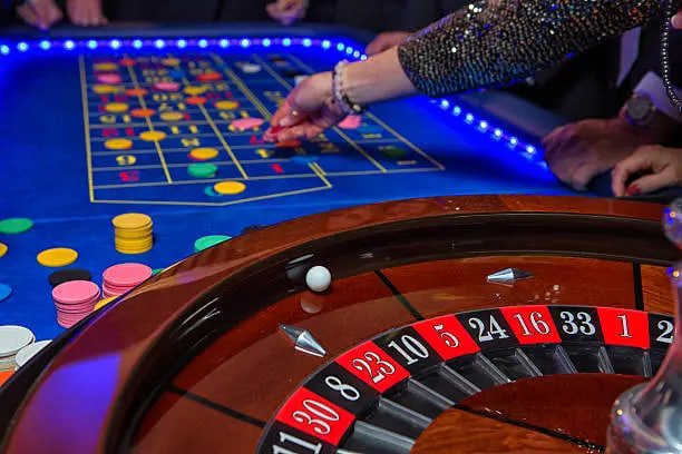 uuu888 Slots Big Win ဆုငွေ MMK ကျပ်ဖြင့် ထုတ်ယူနေသောမြင်ကွင်း